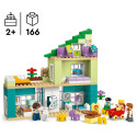 Конструктор LEGO DUPLO Town Сучасний родинний будинок із фігурками