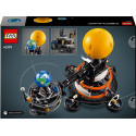 Конструктор LEGO Technic Земля та Місяць на орбіті