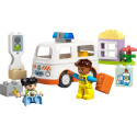 Конструктор LEGO DUPLO Town Швидка допомога та водій